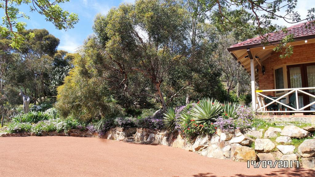 Eleebana Guest House - Perth — Photos 1